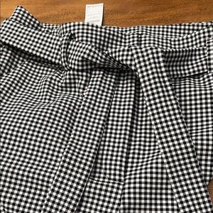 NWT White House Black Market Black and White Checkered Tapered Ankle Pants 10